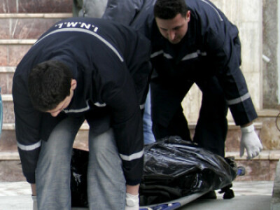 medici legisti 60178331 Din prea multa dragoste