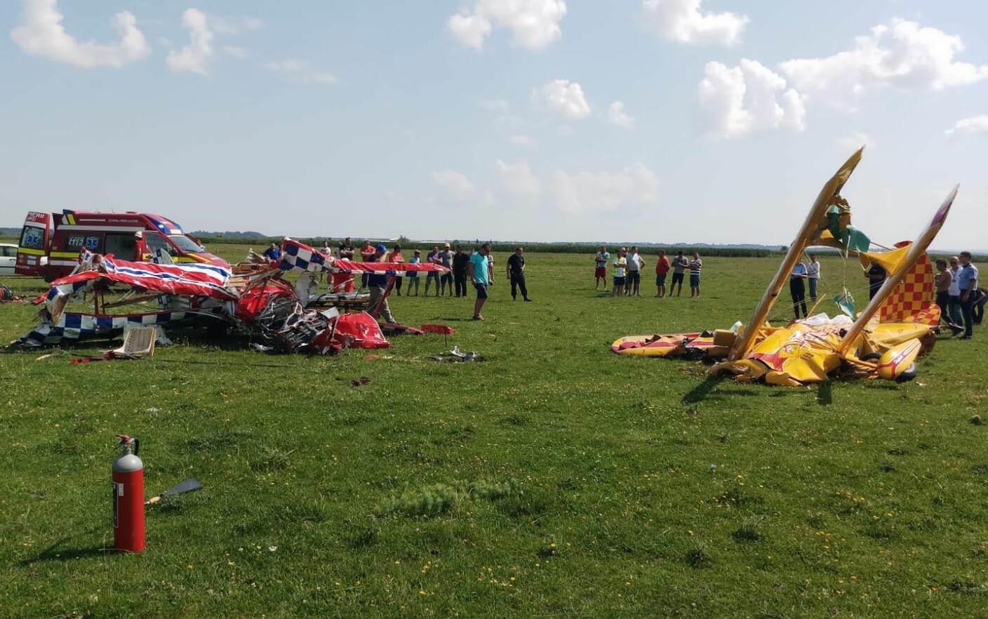 CIAS: Două avioane de acrobație de tip Skybolt s-au ciocnit în aer pe Aerodromul Frătăuți (jud. Suceava) CIAS: Două avioane de acrobație de tip Skybolt s-au ciocnit în aer pe Aerodromul Frătăuți (jud. Suceava)