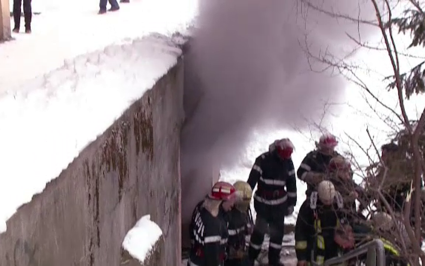 Un Bloc Din Brasov A Fost Evacuat Dupa Ce La Subsol A Izbucnit Un