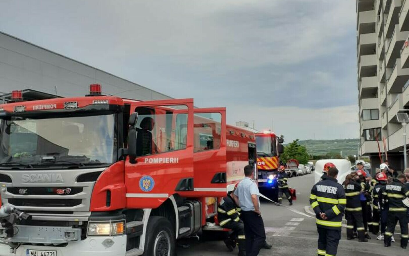 Zeci De Locatari Evacua I Dintr Un Bloc Din Cluj Din Cauza Unui