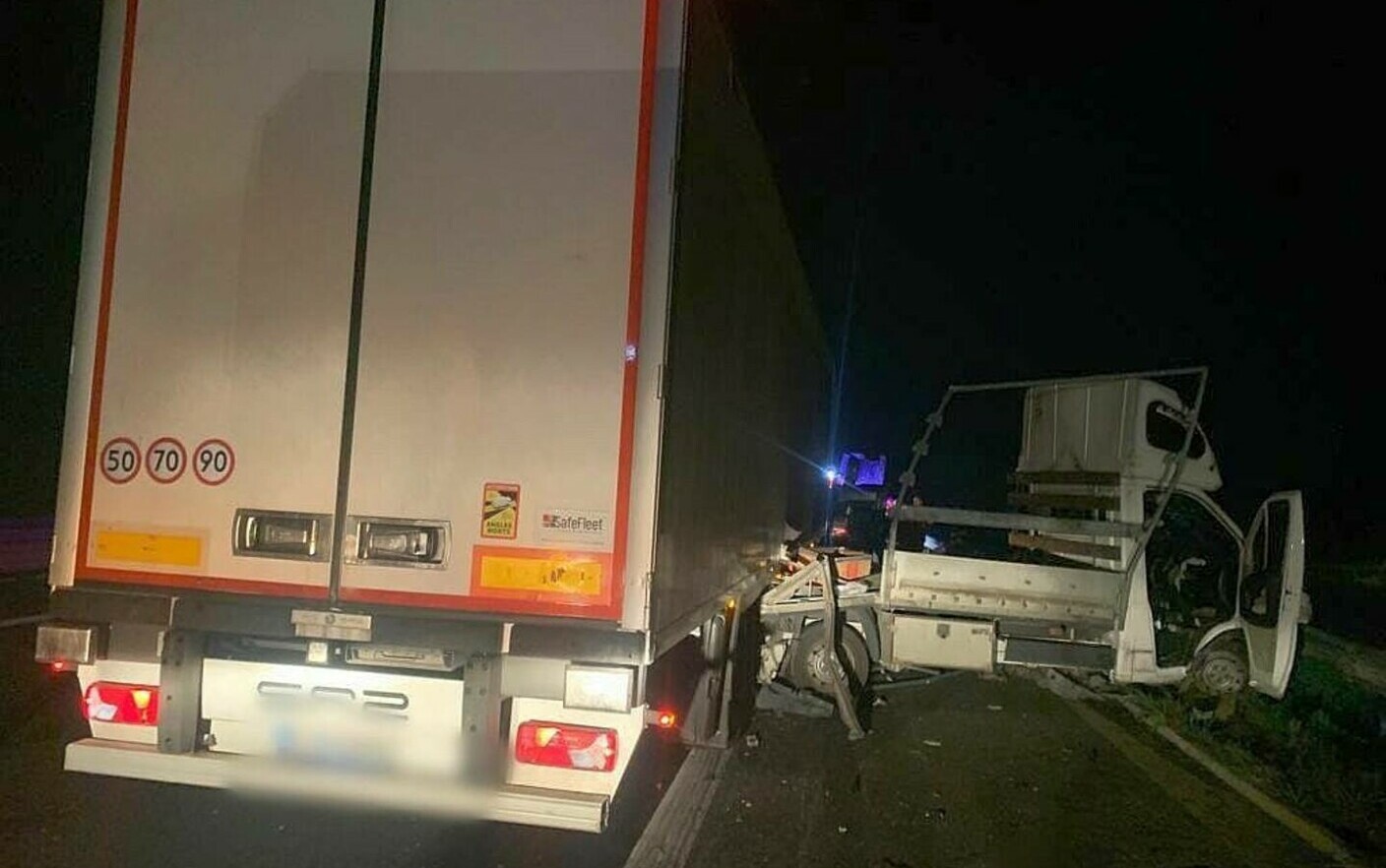 Accident grav pe autostrada A1 Un șofer a murit strivit între