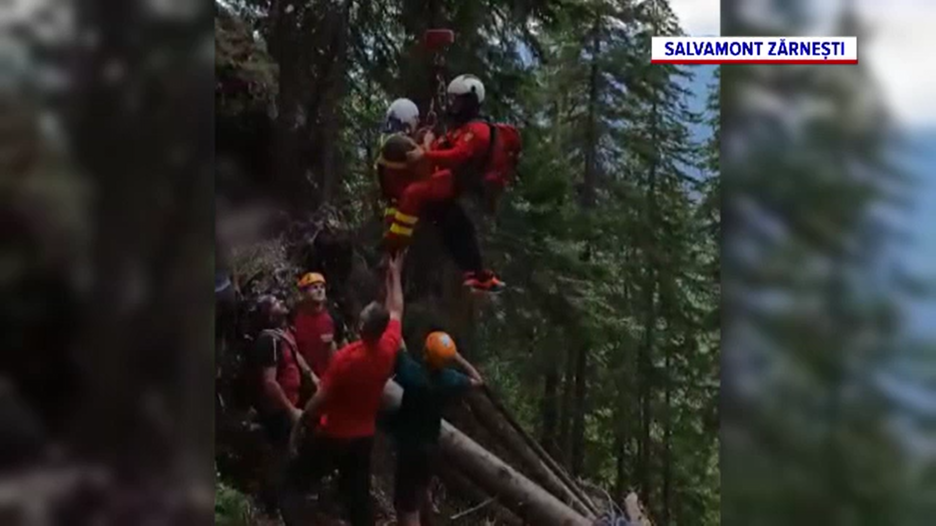 Un turist a fost salvat de salvamontiști după ce a căzut în gol mai