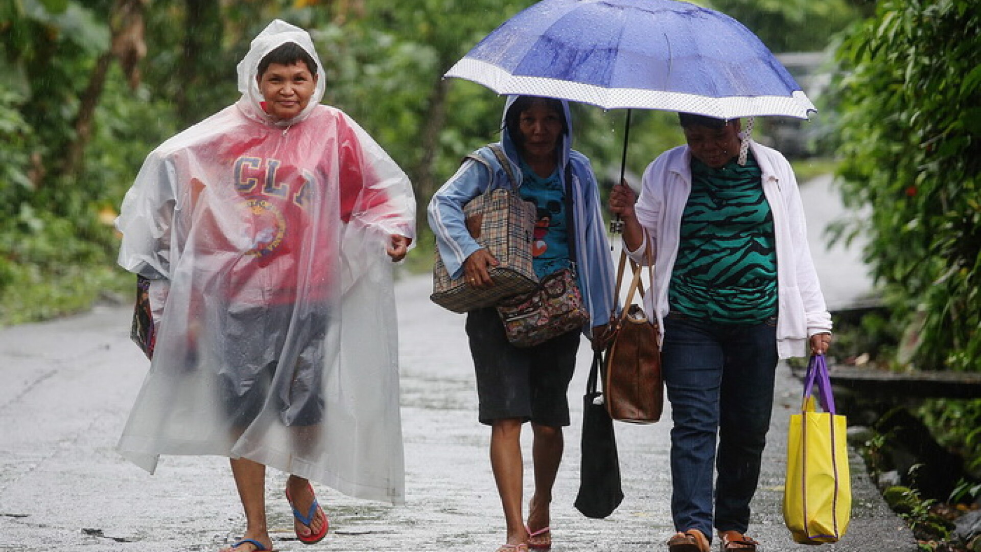 Vantul A Atins De Km H In Filipine La Venirea Taifunului Melor