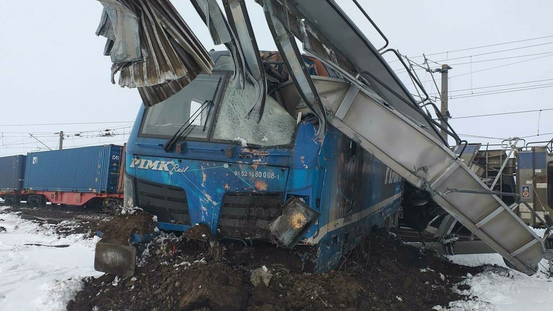 Accident Feroviar N Olt Un Tren De Marf A Deraiat I A Lovit Un Alt