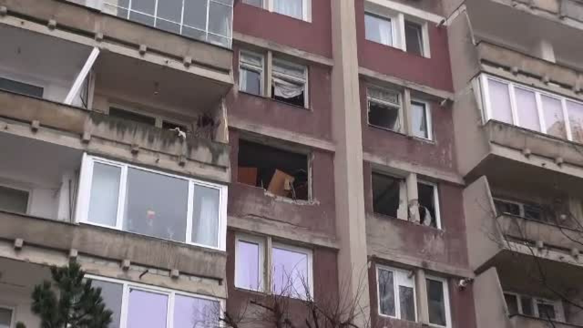 Locuinte Distruse De O Explozie Produsa Intr Un Apartament Din