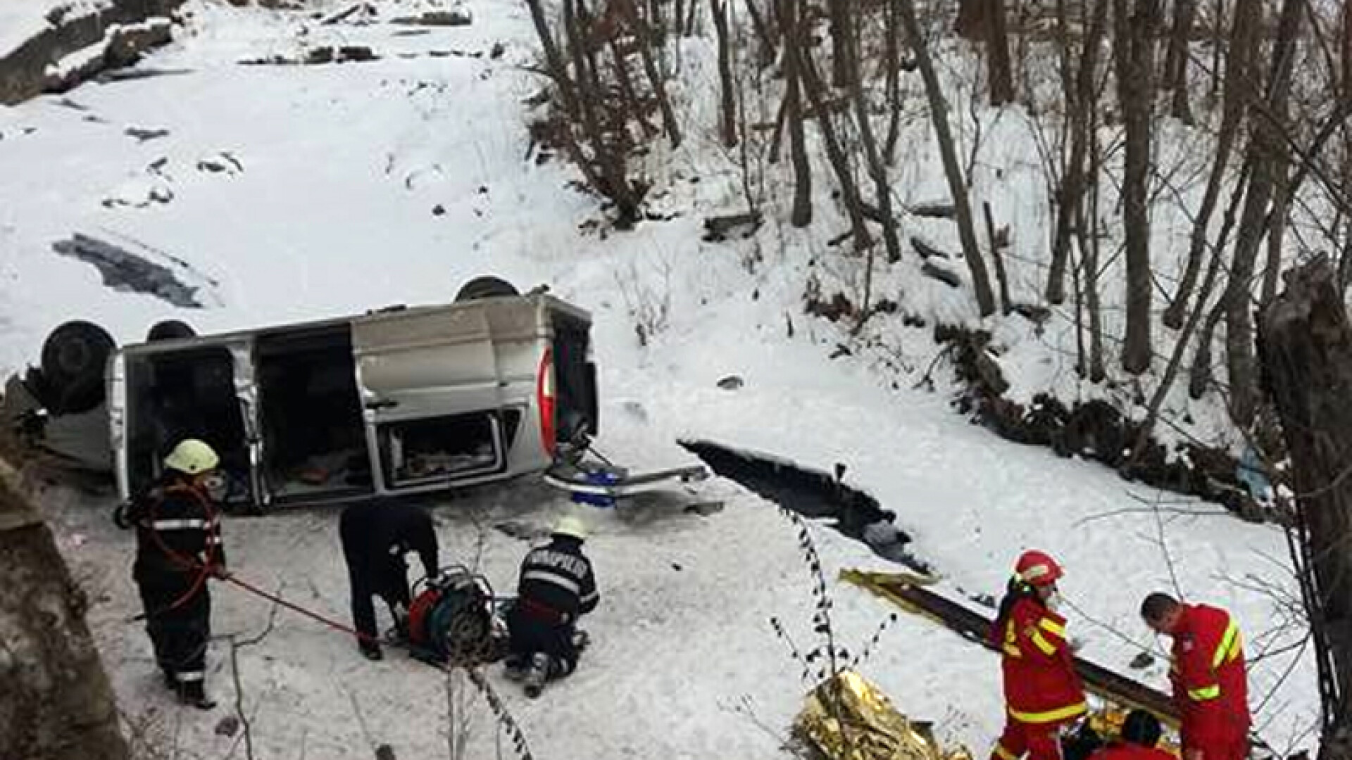 Accident Grav Pe Dn A La Cheia Doua Persoane Au Murit Iar O Masina A