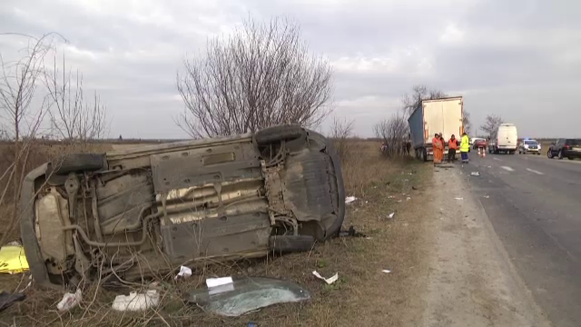 Accident grav în județul Dâmbovița Un șofer de TIR a pierdut controlul