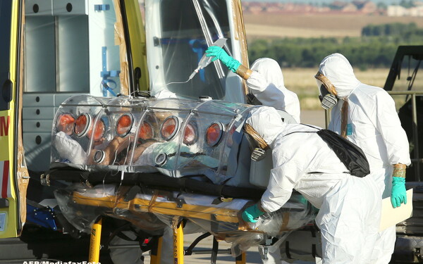 Preotul spaniol infectat cu Ebola a murit