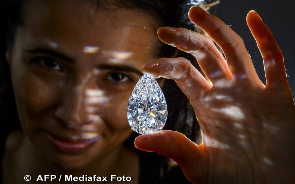 Cel mai mare diamant pur incolor din lume, vandut cu un pret record: a fost gasit in Botswana - 61324034