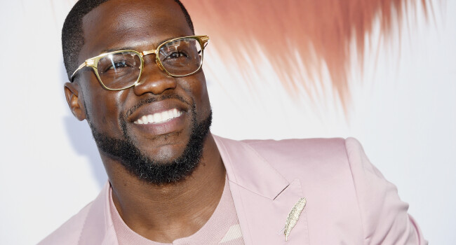 Lista celor mai bine platiti comedianti din lume: Kevin Hart l-a detronat pe Jerry Seinfeld dupa 10 ani de domnie a acestuia Lista celor mai bine platiti comedianti din lume: Kevin Hart l-a detronat pe Jerry Seinfeld dupa 10 ani de domnie a acestuia
