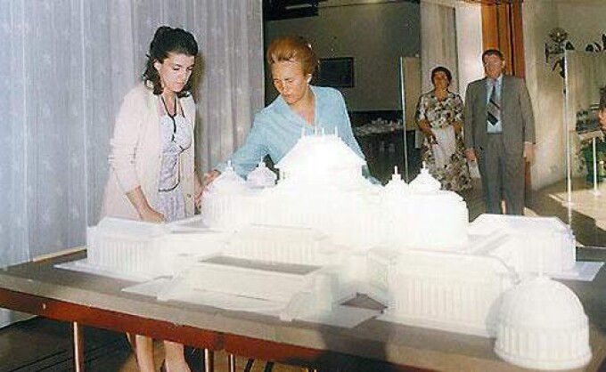 Anca Petrescu si Elena Ceausescu Anca Petrescu si Elena Ceausescu