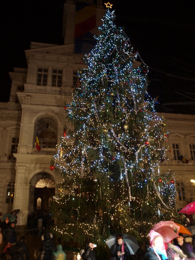 La Arad A Plouat Si A Nins In Acelasi Timp La Aprinderea Luminilor Din