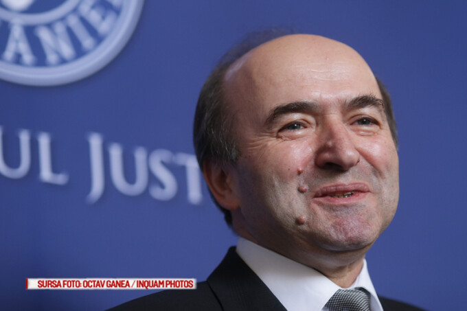   Justice Minister Tudorel Toader makes statements to the press at the Department of Justice 