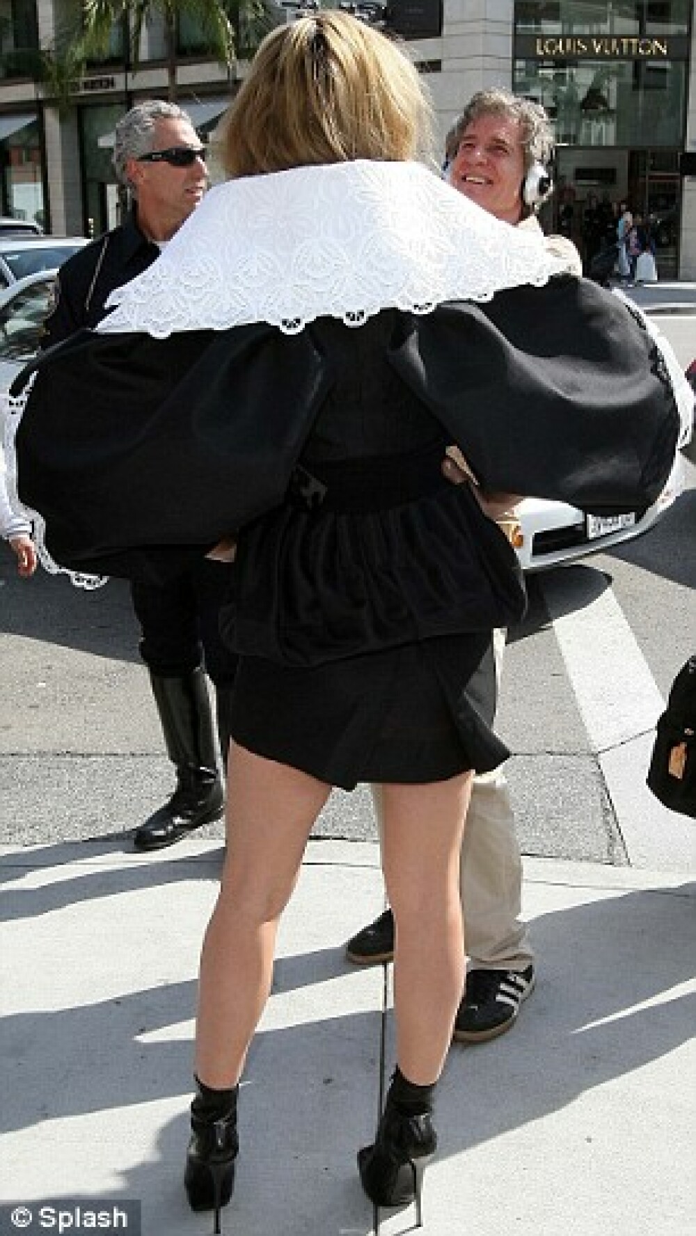 Heidi Klum a bolcat traficul in Beverly Hills! - Imaginea 5