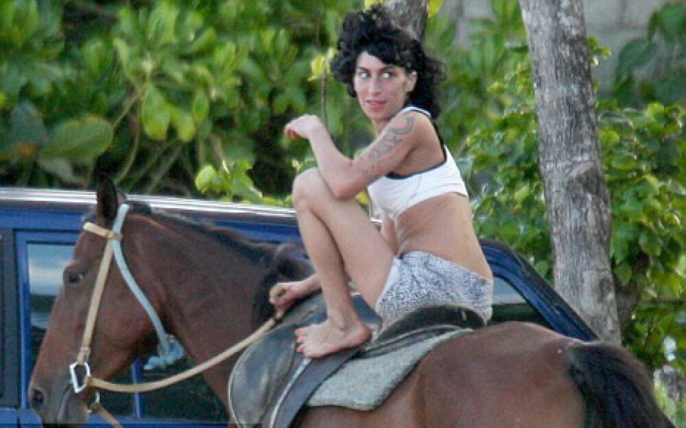 Amy Winehouse, calareata cea viteaza! - Imaginea 1