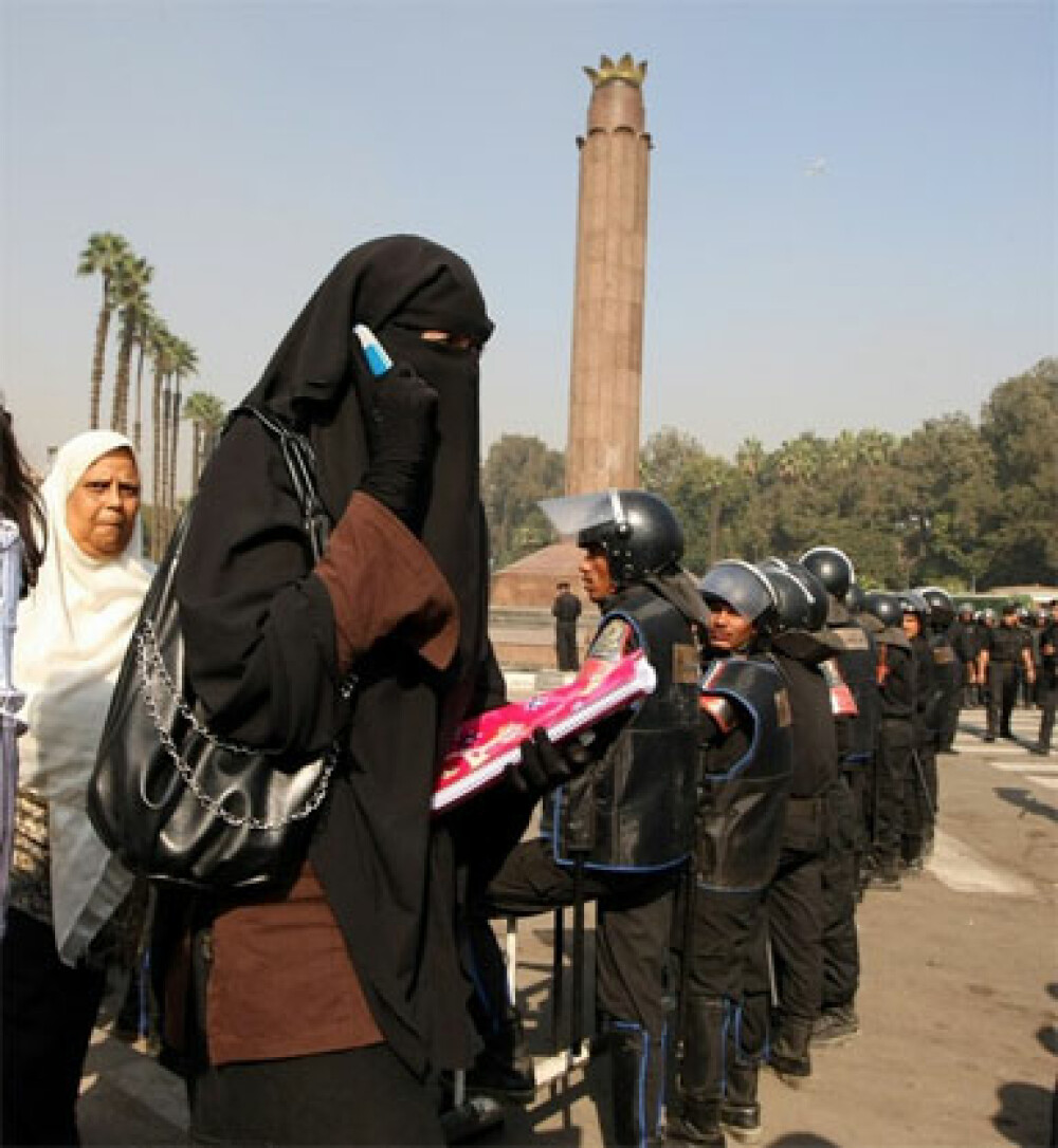 Ziua razvratirii in Egipt! Politia a intervenit in forta - Imaginea 2