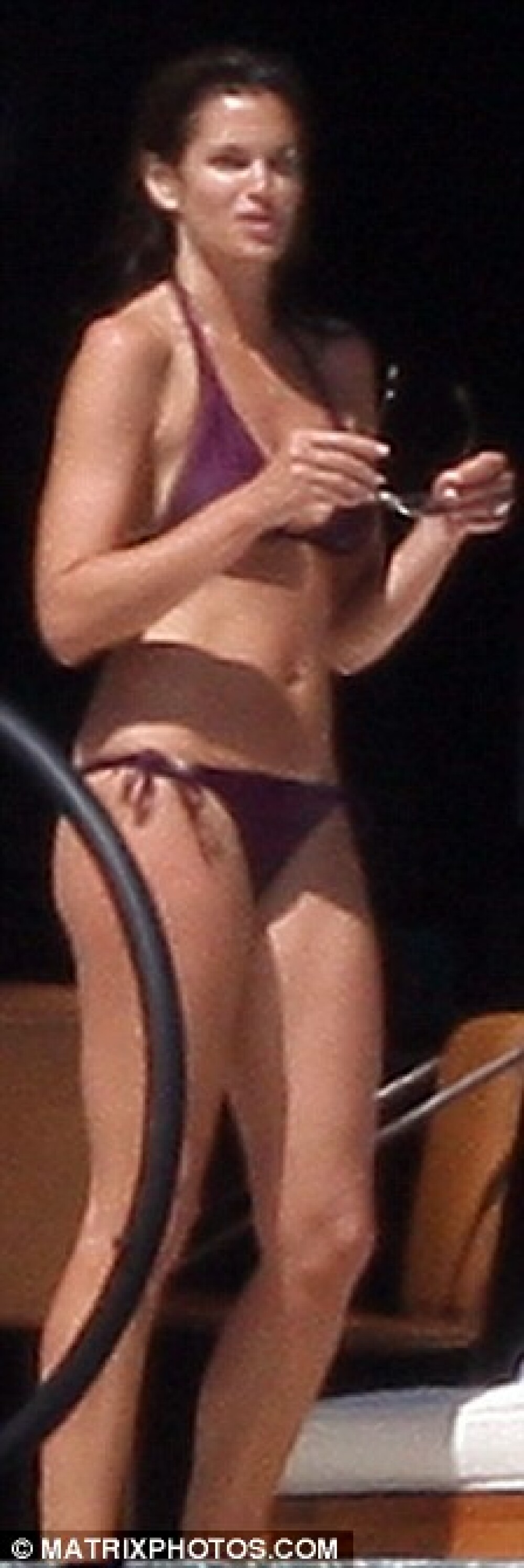 Cindy Crawford, in costum de baie la 43 de ani, pur si simplu sexy! - Imaginea 3