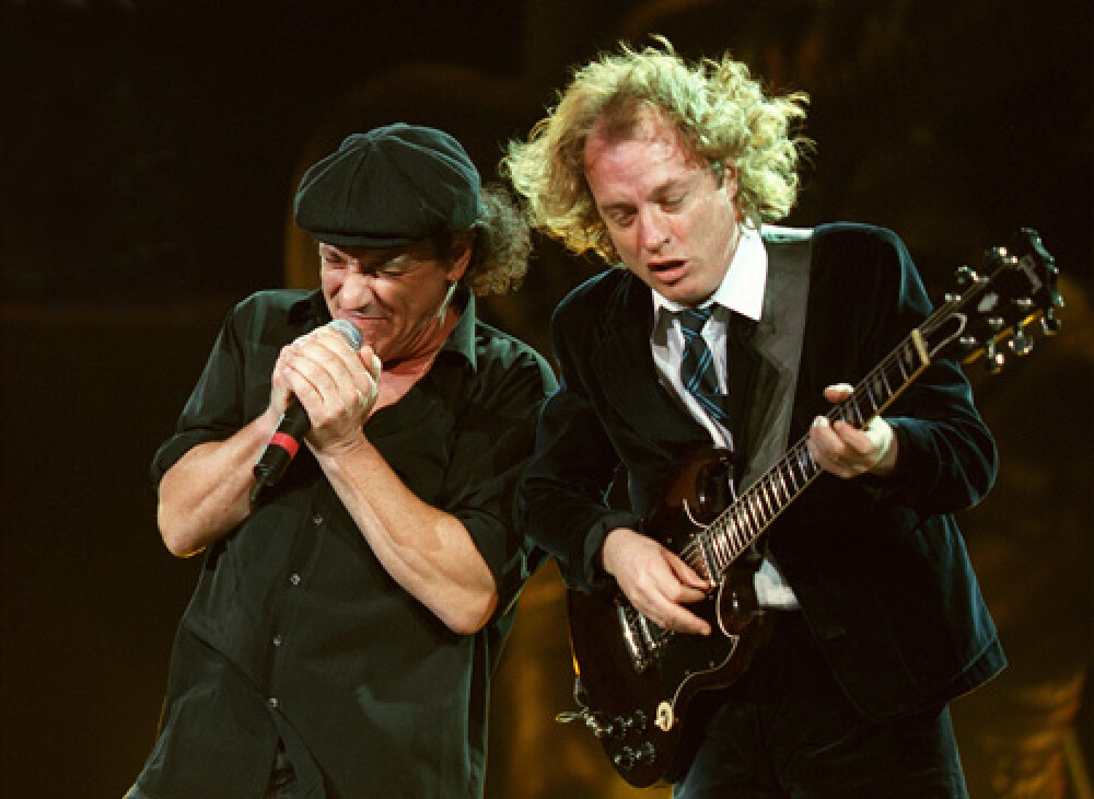 MEGA-concert! AC/DC a electrizat duminica seara Bucurestiul - Imaginea 1