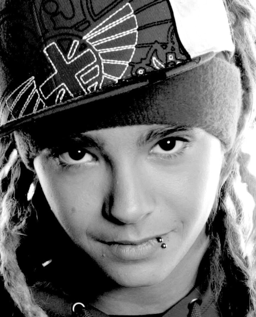 Chitaristul de la Tokio Hotel, acuzat ca ar fi agresat o tanara! - Imaginea 1