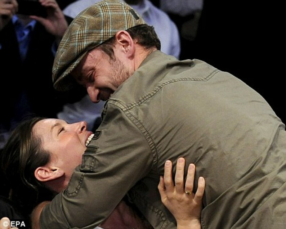 Justin Timberlake si Jessica Biel, imbratisari si saruturi in public! - Imaginea 2