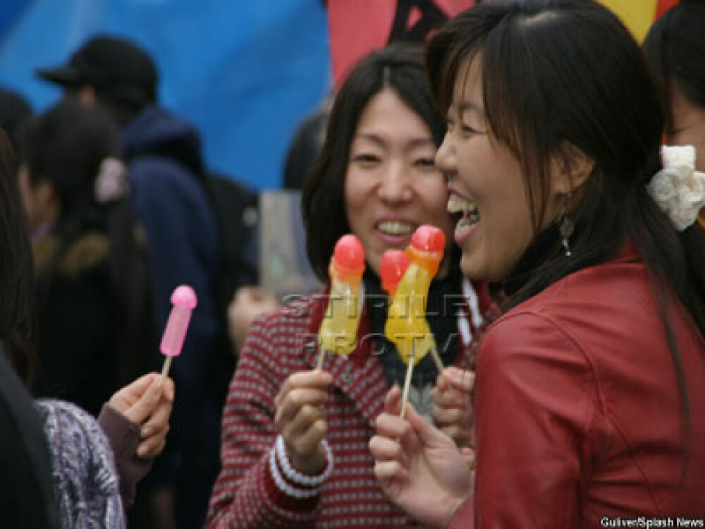 Festivalul Penisurilor in Japonia! Preotii le binecuvanteaza - Imaginea 2