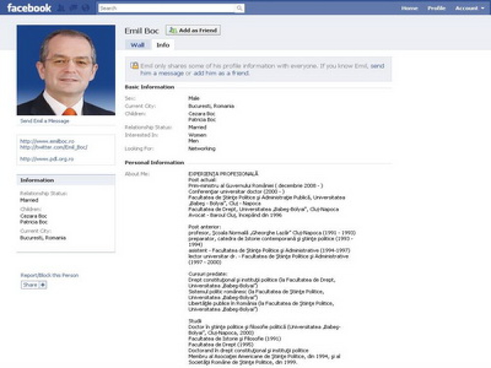 Conturile de pe Facebook si Twitter ale premierului Boc: false! - Imaginea 1
