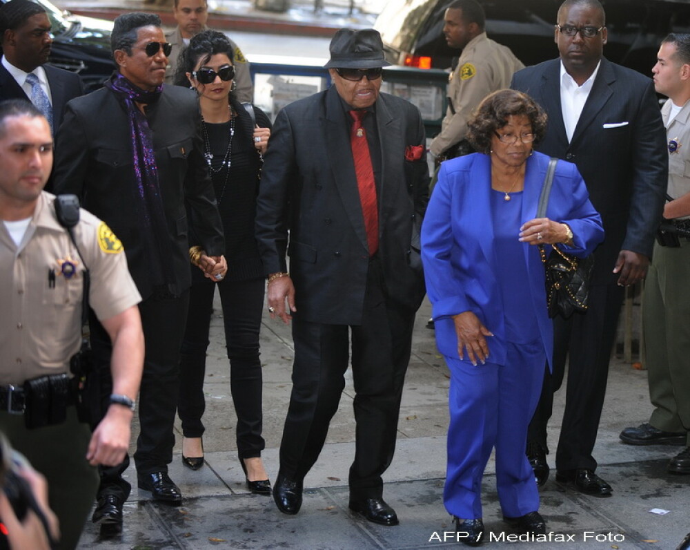 Katherine Jackson, in lacrimi. Conrad Murray a pledat tot nevinovat - Imaginea 3