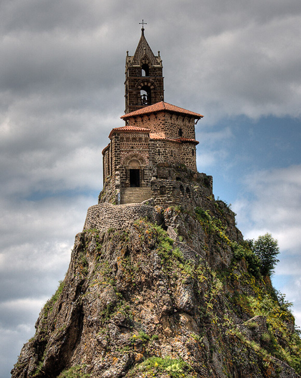 Topul celor mai ciudate biserici din lume! Vezi galerie FOTO! - Imaginea 1