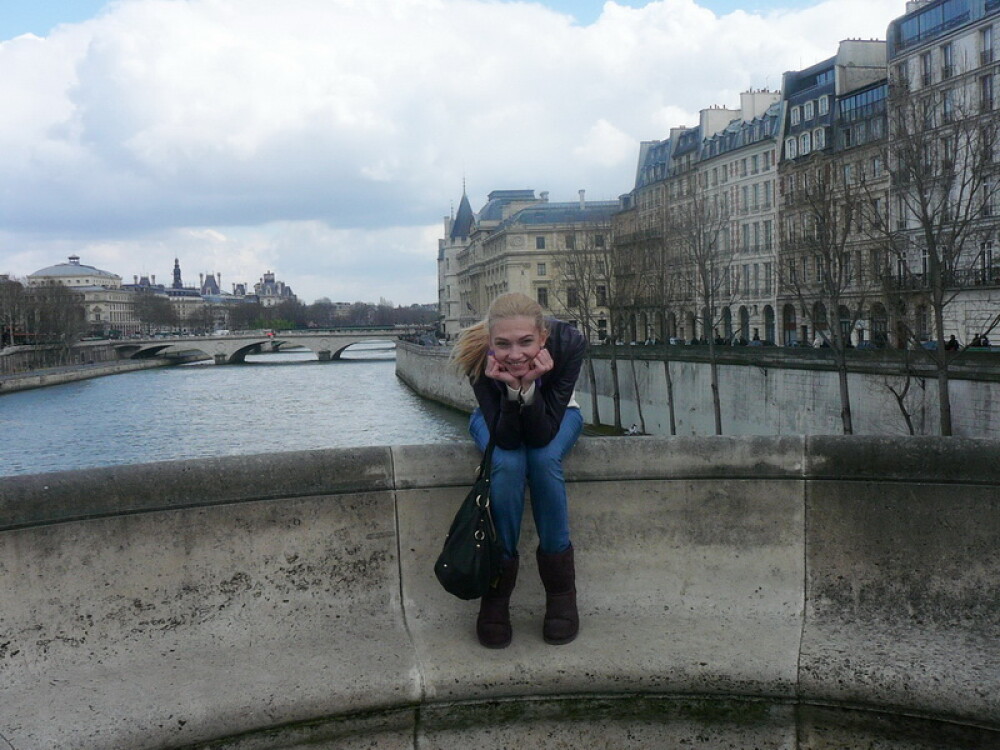 Turism de vis pentru Madalina Draghici: cura de ingrasare la Paris - Imaginea 1
