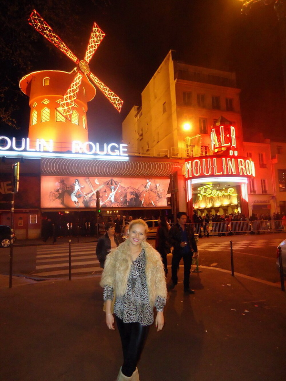 Laura Cosoi si Smiley, weekend romantic la Paris - Imaginea 8
