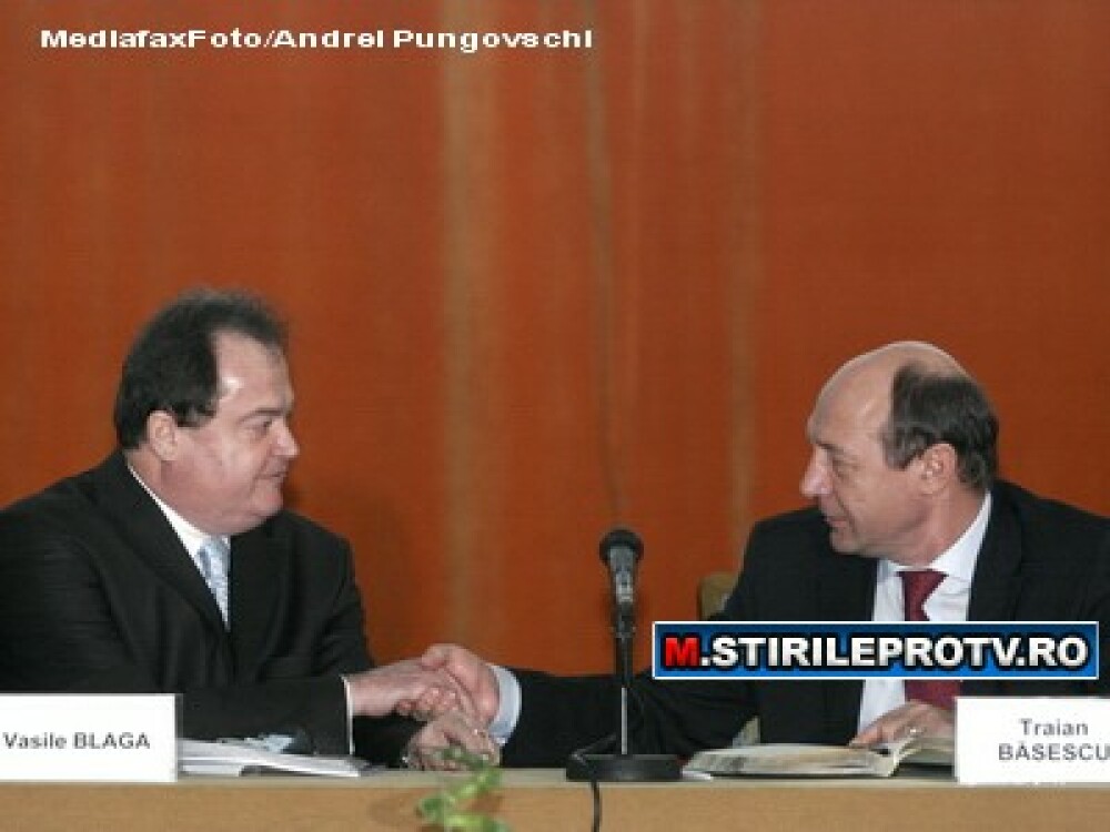 Caprarie politica. Buldogul Blaga sare la “caporalul” Basescu - Imaginea 2