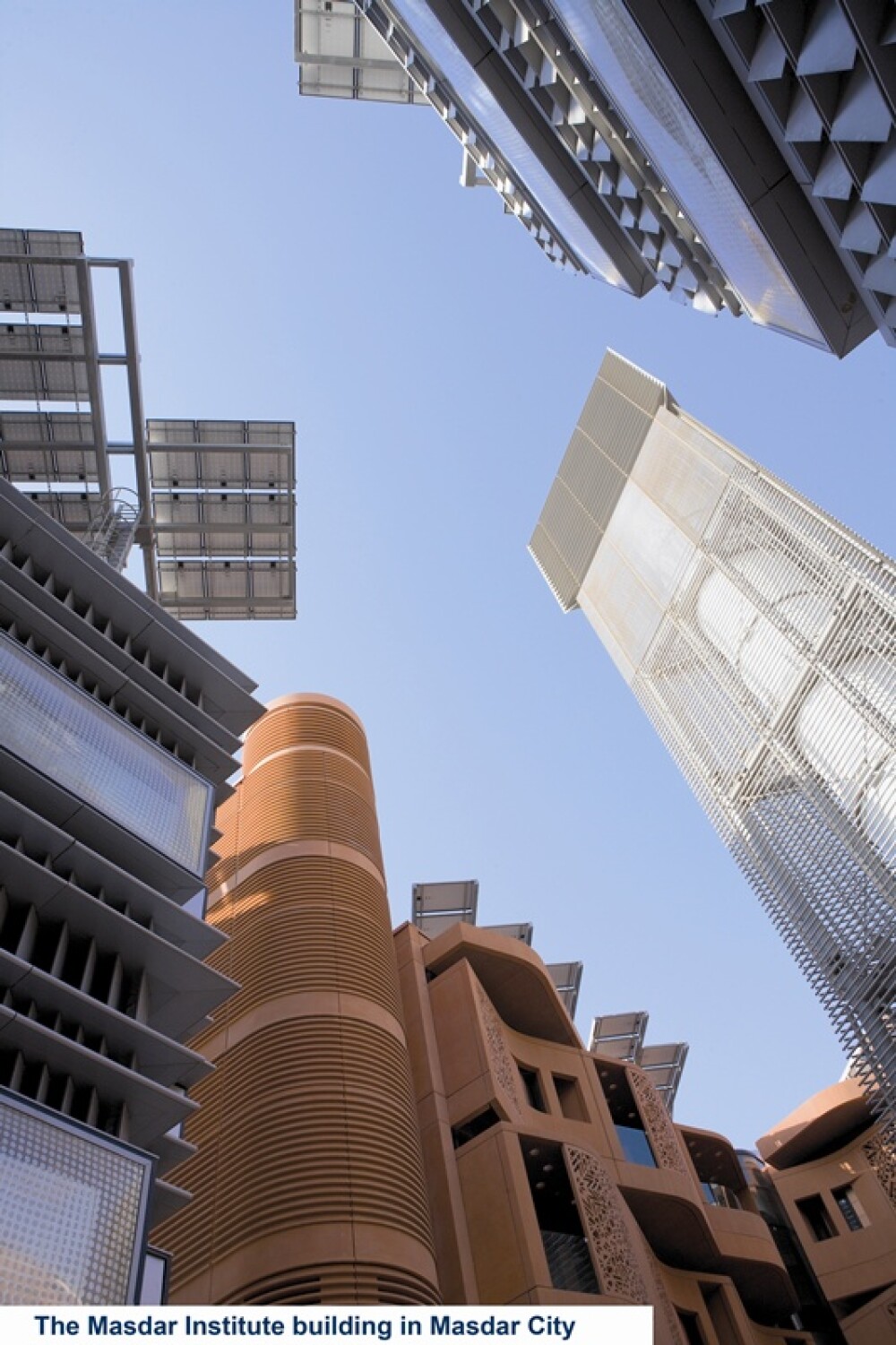 Orasul in care se testeaza viitorul pe oameni: Masdar City. FOTO - Imaginea 2