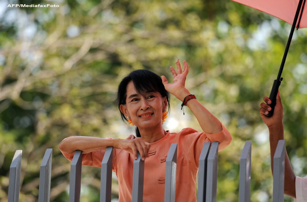 Prima vizita in strainatate dupa 24 de ani: Aung San Suu Kyi, simbol al democratiei si al pacii - Imaginea 1