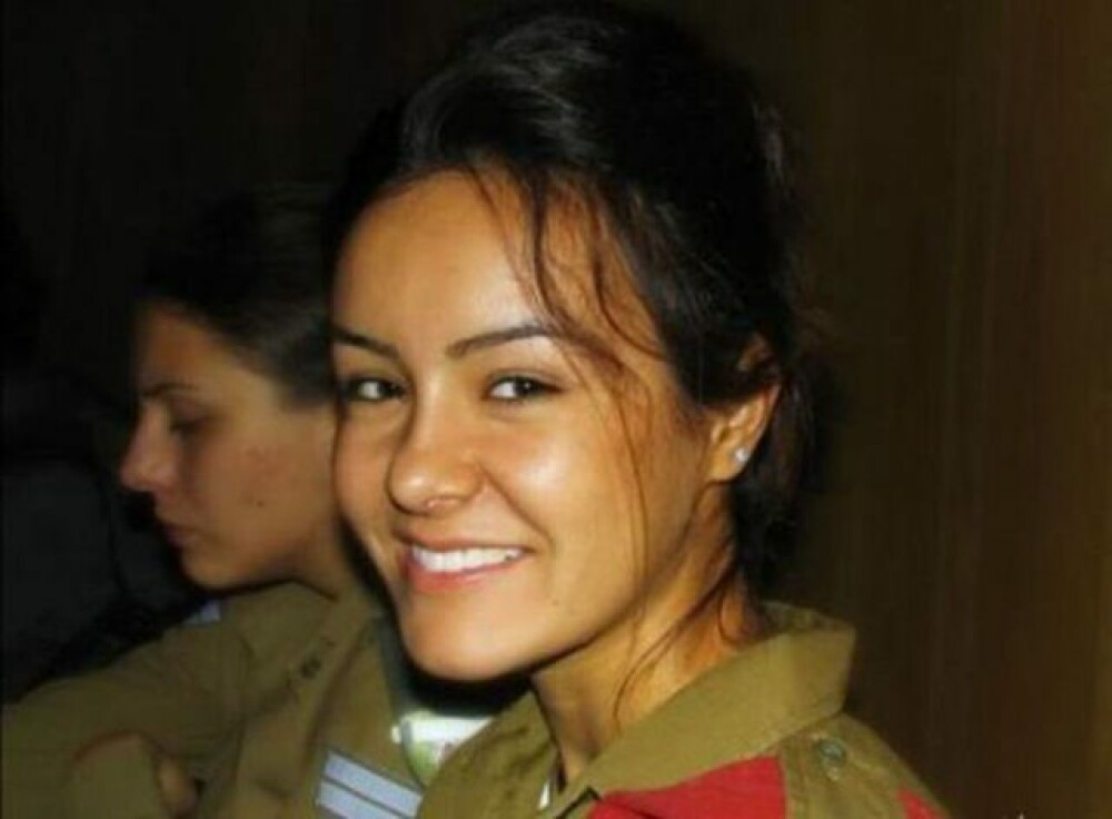 Tara in care toate femeile intre 18 si 20 de ani sunt in armata. GALERIE FOTO de la Marea Moarta - Imaginea 34