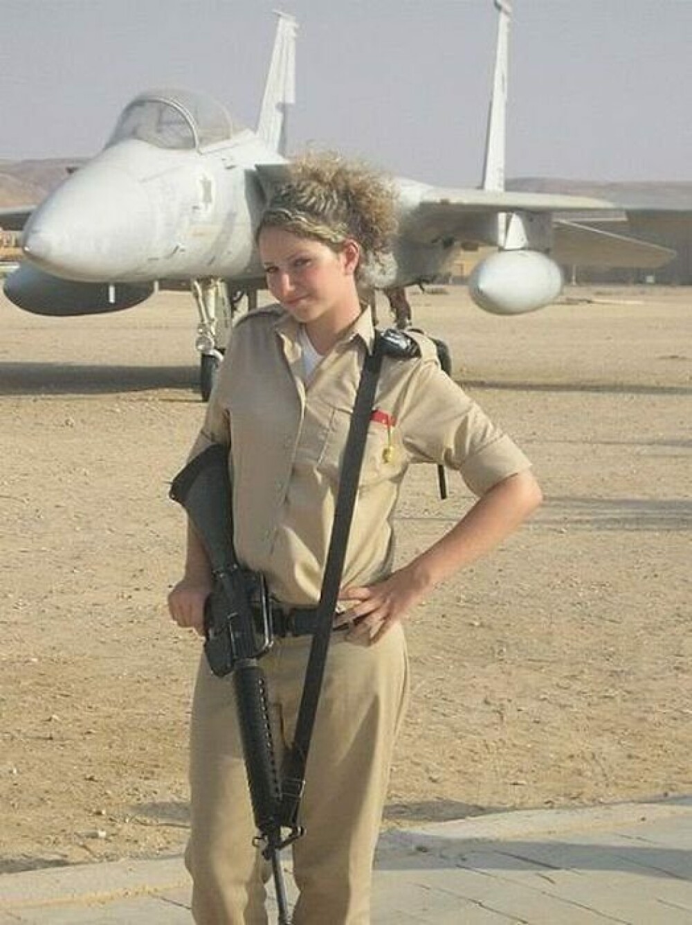 Tara in care toate femeile intre 18 si 20 de ani sunt in armata. GALERIE FOTO de la Marea Moarta - Imaginea 22