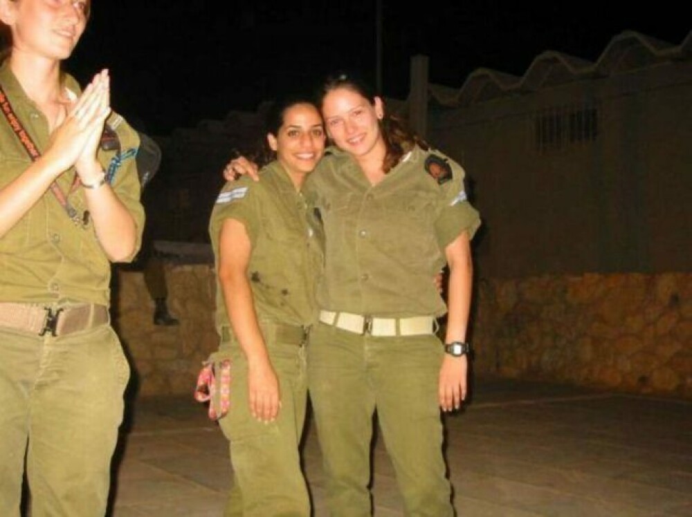 Tara in care toate femeile intre 18 si 20 de ani sunt in armata. GALERIE FOTO de la Marea Moarta - Imaginea 13