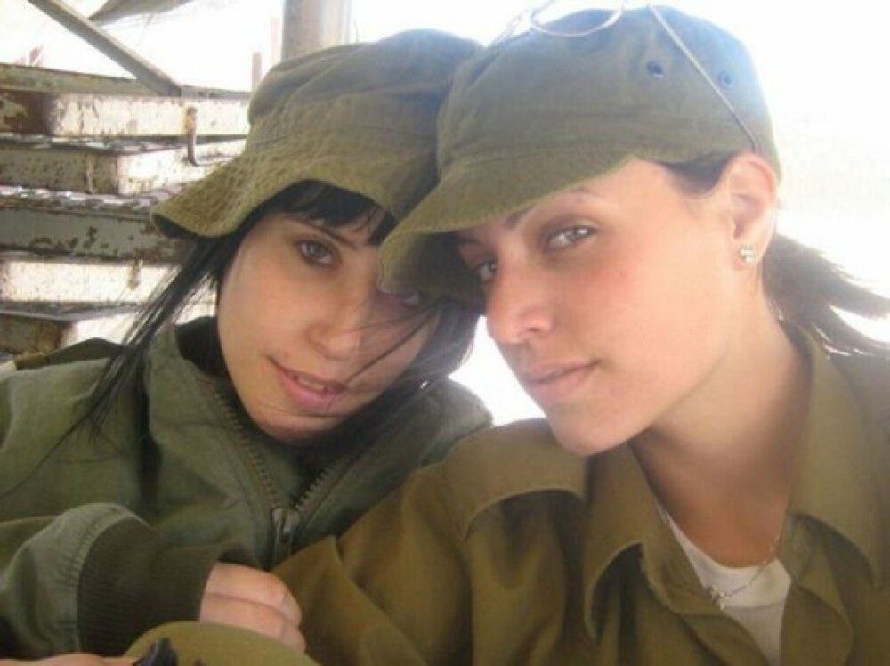 Tara in care toate femeile intre 18 si 20 de ani sunt in armata. GALERIE FOTO de la Marea Moarta - Imaginea 7