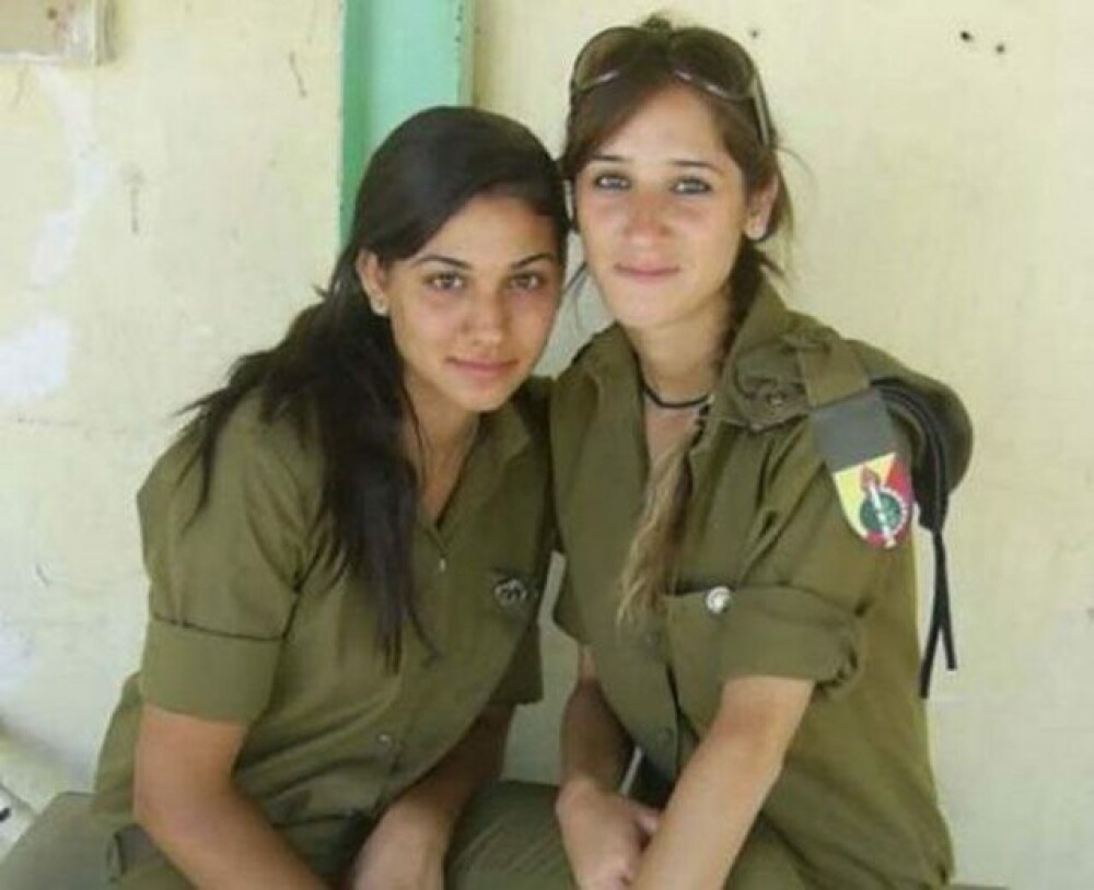 Tara in care toate femeile intre 18 si 20 de ani sunt in armata. GALERIE FOTO de la Marea Moarta - Imaginea 2