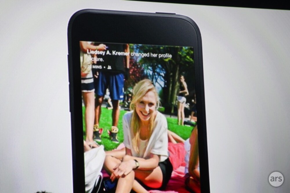 VIDEO. Facebook Home, noua aplicatie pe Android. Cum arata telefonul HTC First si cat va costa - Imaginea 10