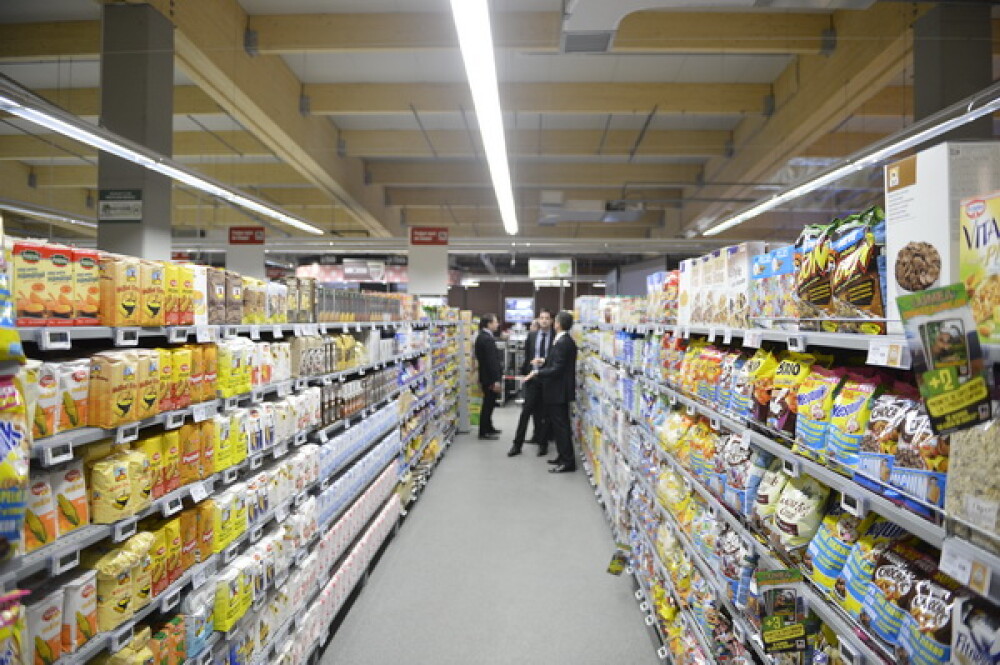 Peste 300 de magazine Mega Image, amendate de ANPC: Mâncare mucegăită, produse expirate, mizerie și gândaci | GALERIE FOTO - Imaginea 28