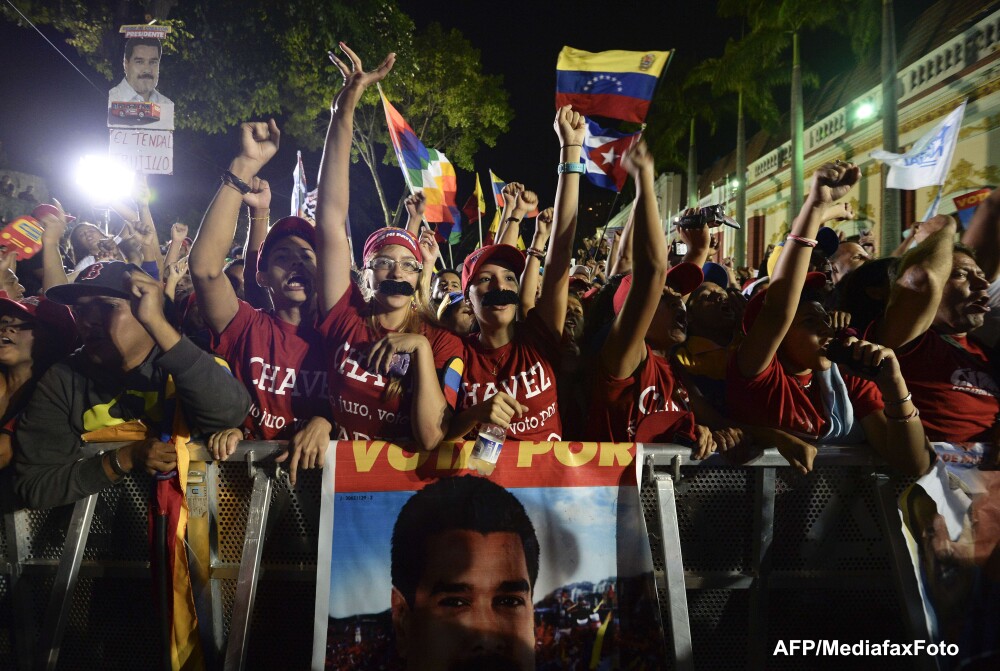 Nicolas Maduro a castigat prezidentialele din Venezuela. Fost sofer de autobuz, favoritul lui Chavez - Imaginea 5