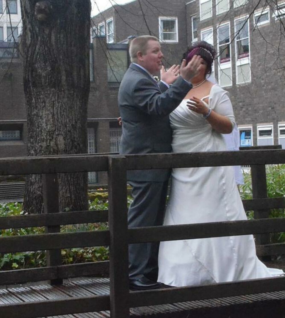 Cand au vazut pozele de la nunta, au dat in judecata fotograful. 