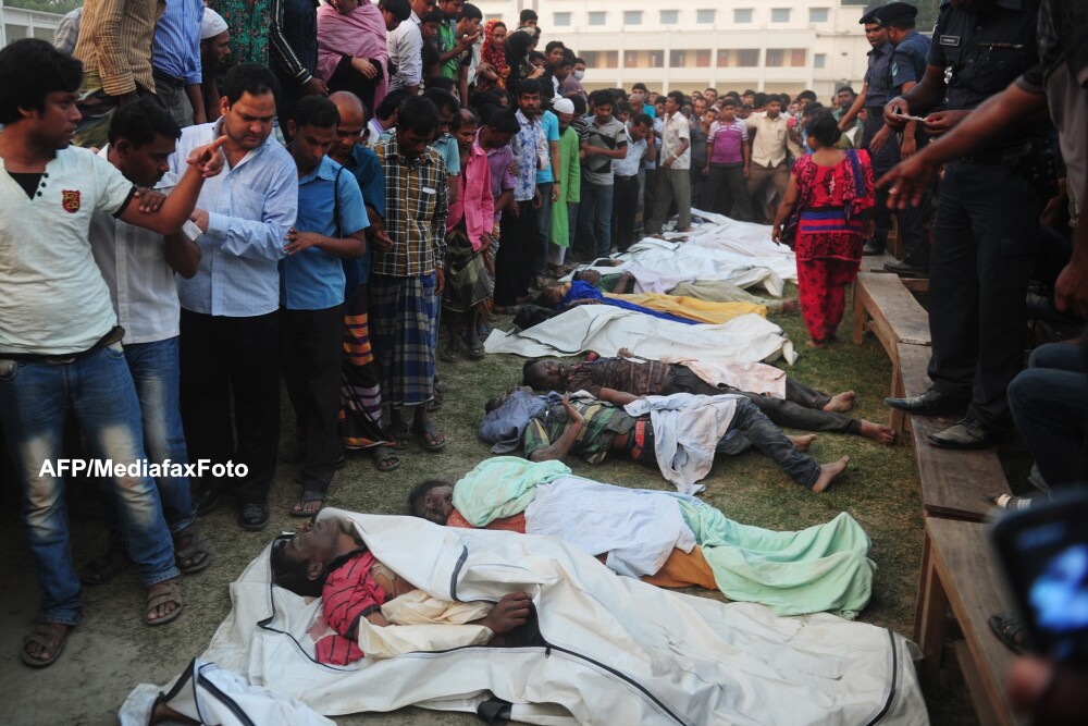 Imagini de groaza din Bangladesh. Bilantul accidentului a ajuns la 290 de morti. FOTO si VIDEO - Imaginea 7