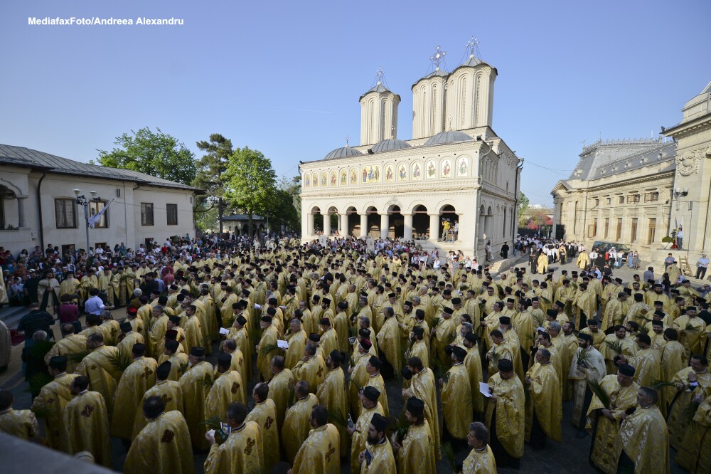 Mii de credinciosi si sute de preoti au participat la pelerinajul de Florii din Bucuresti - Imaginea 5