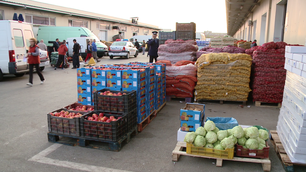 Razie in Piata de Gros din Timisoara. Peste 9 tone de legume si fructe au fost confiscate - Imaginea 3