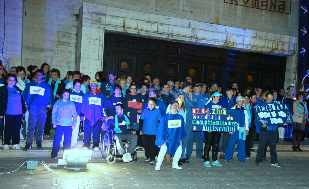 Peste 200 de persoane au participat la marsul albastru organizat de Ziua Internationala a Autismului - Imaginea 2