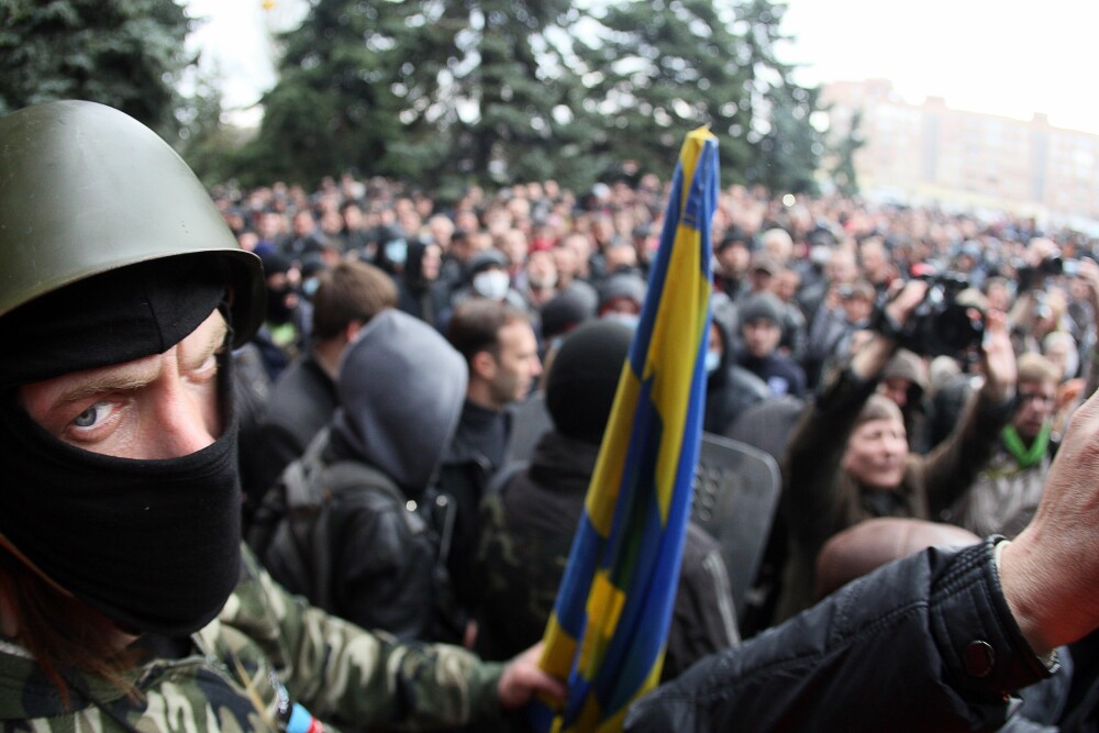 Criza din Ucraina. Presedintele Turcinov a semnat un decret care permite interventia armata in zonele cu revolte proruse - Imaginea 14