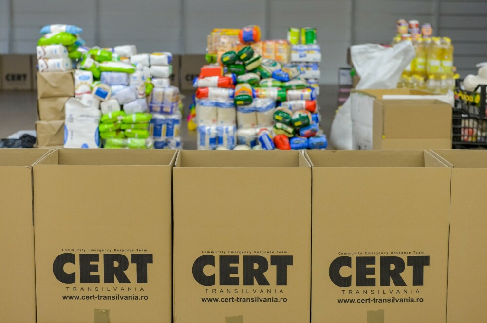 Peste 100 de pachete cu alimente au ajuns la copii izolati, familii nevoiase si batrani singuri din judetul Cluj - Imaginea 2