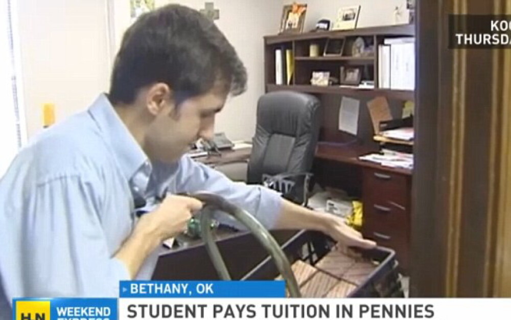 Un student din Statele Unite si-a platit taxa de facultate cu monede. Cat cantareau cele patru cutii - Imaginea 3