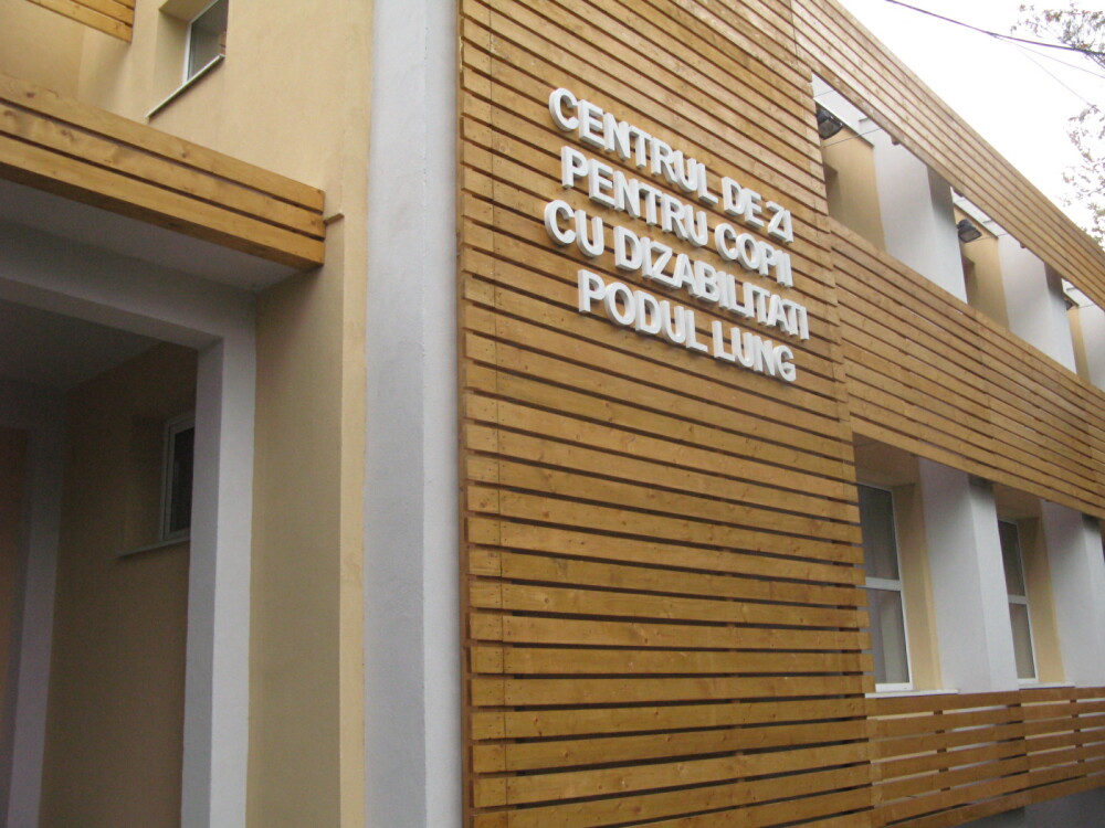 Cladirea in care functioneaza centrul pentru copiii cu dizabilitati “Podul Lung” din Timisoara a fost reabilitata. FOTO - Imaginea 1